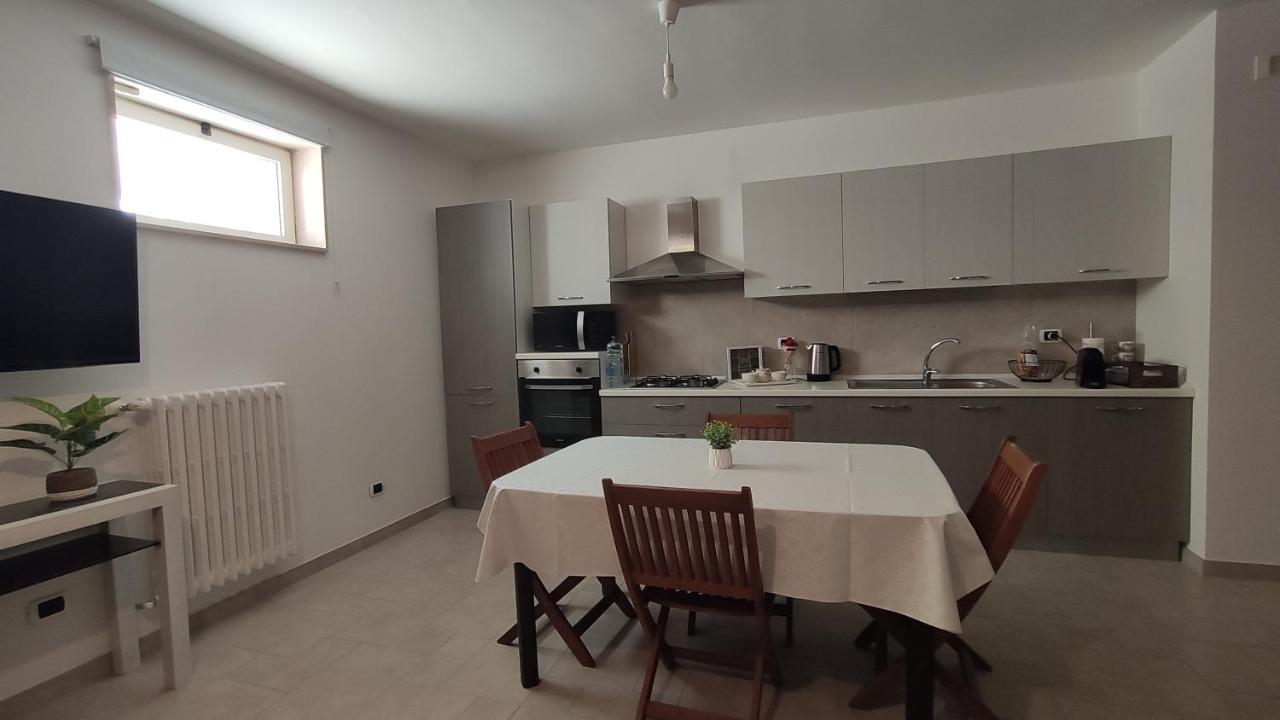 Seagull Apartments - Front And Sea View & Airport Бари Екстериор снимка