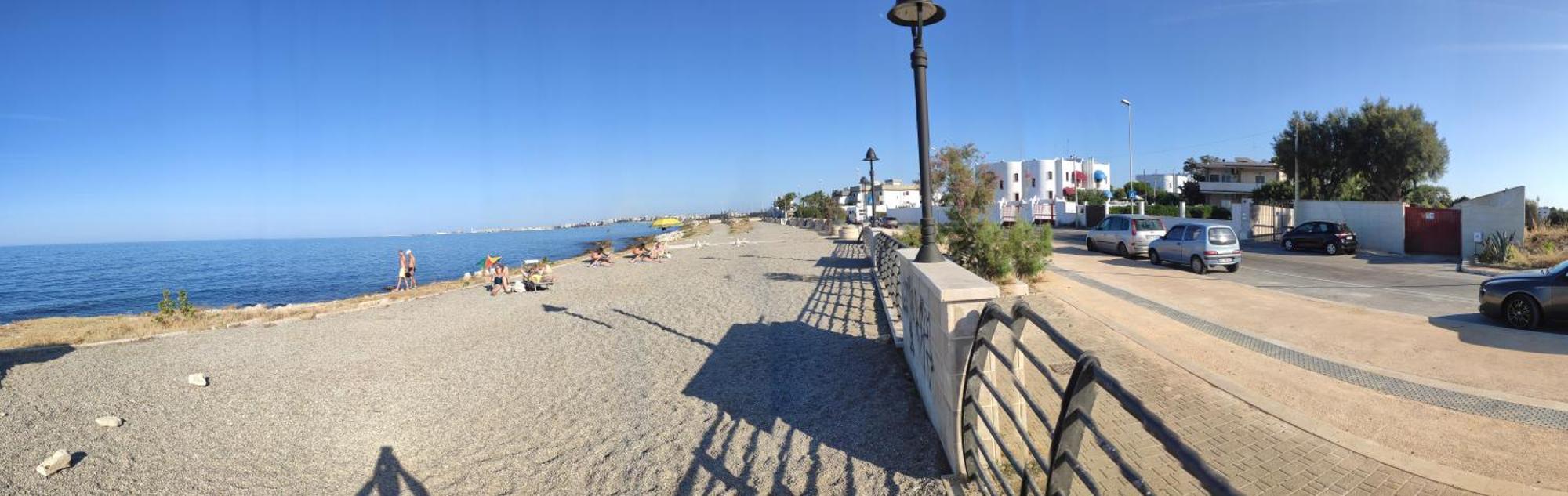 Seagull Apartments - Front And Sea View & Airport Бари Екстериор снимка