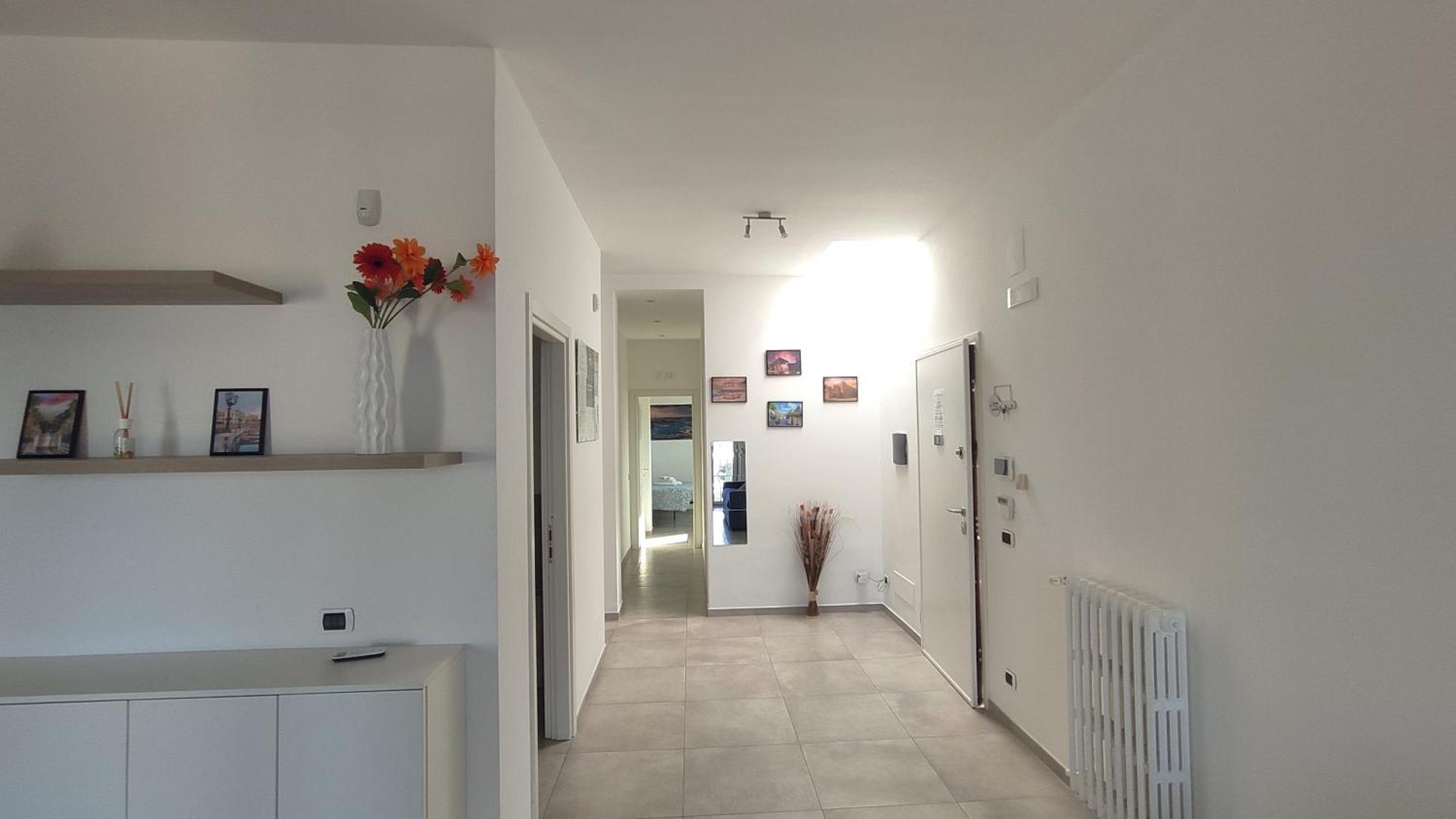 Seagull Apartments - Front And Sea View & Airport Бари Екстериор снимка