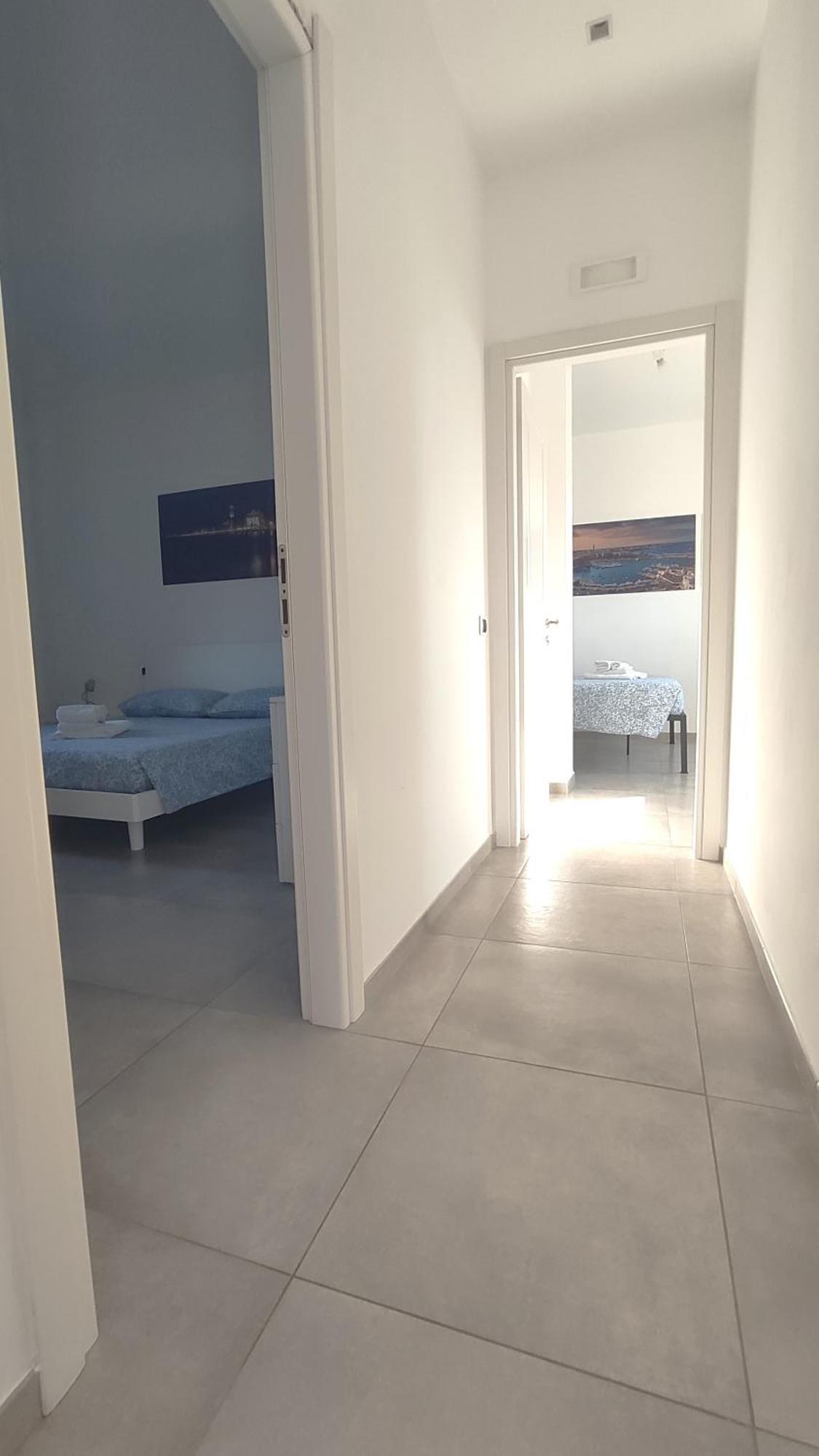Seagull Apartments - Front And Sea View & Airport Бари Екстериор снимка